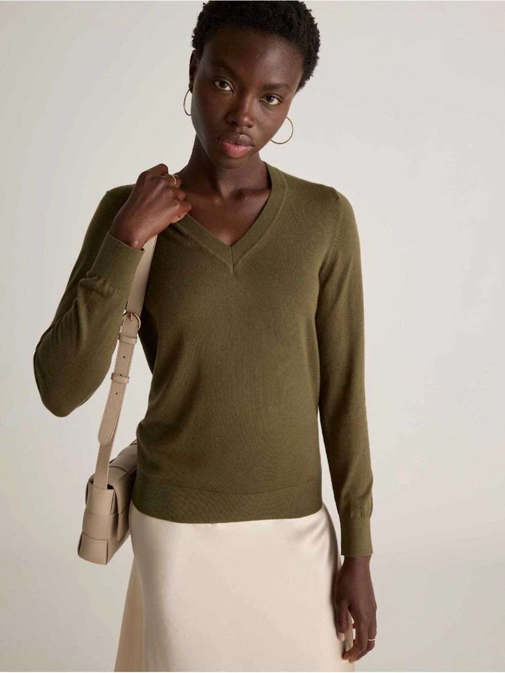 Quince Lightweight Cotton Cashmere V-Neck Sweater in Olive